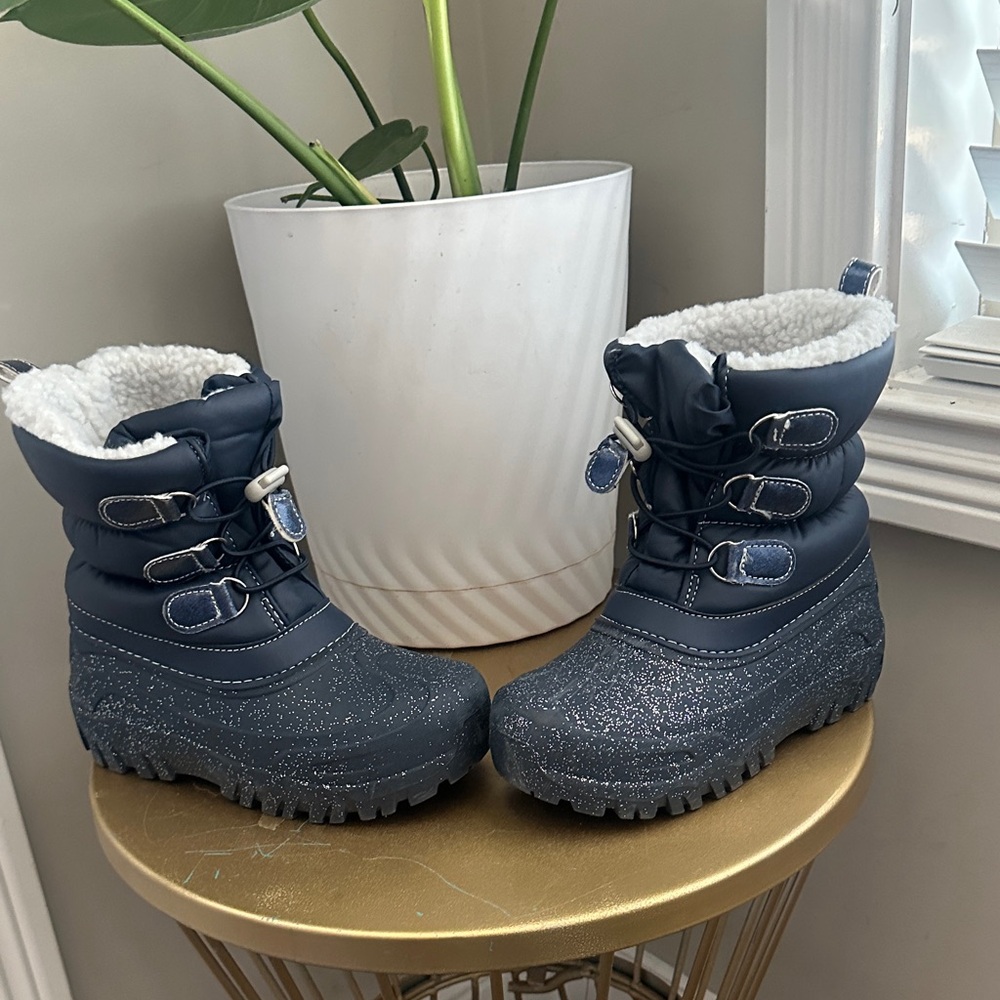 Girls Navy Blue Winter Boots with White Lining - Picture 2 of 3